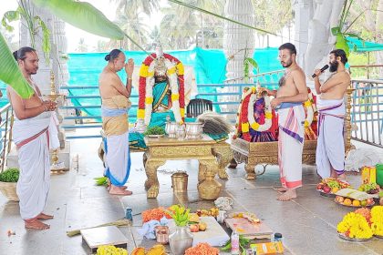 ಶ್ರೀಭೂವರಹನಾಥಸ್ವಾಮಿಗೆ ಅಭಿಷೇಕ, ಪೂಜೆ