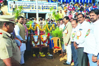 ಸಂವಿಧಾನದಿಂದ ಪ್ರತಿಯೊಬ್ಬ ನಾಗರಿಕ ಪ್ರಜೆಗಳು ಸಮಾನ ಹಕ್ಕು ಪಡೆಯುವಂತಾಗಿದೆ ಲೋಕಸಭಾ ಸದಸ್ಯ ಬಿ.ಎನ್.ಬಚ್ಚೇಗೌಡ