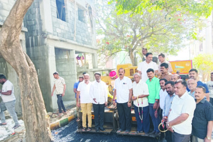 ಕೆಂಪೇಗೌಡ ಬಡಾವಣೆಯಲ್ಲಿ ರಸ್ತೆ ಡಾಂಬರೀಕರಣ ಕಾಮಗಾರಿಗೆ ಶಾಸಕ ಎಸ್. ಮುನಿರಾಜು ಚಾಲನೆ