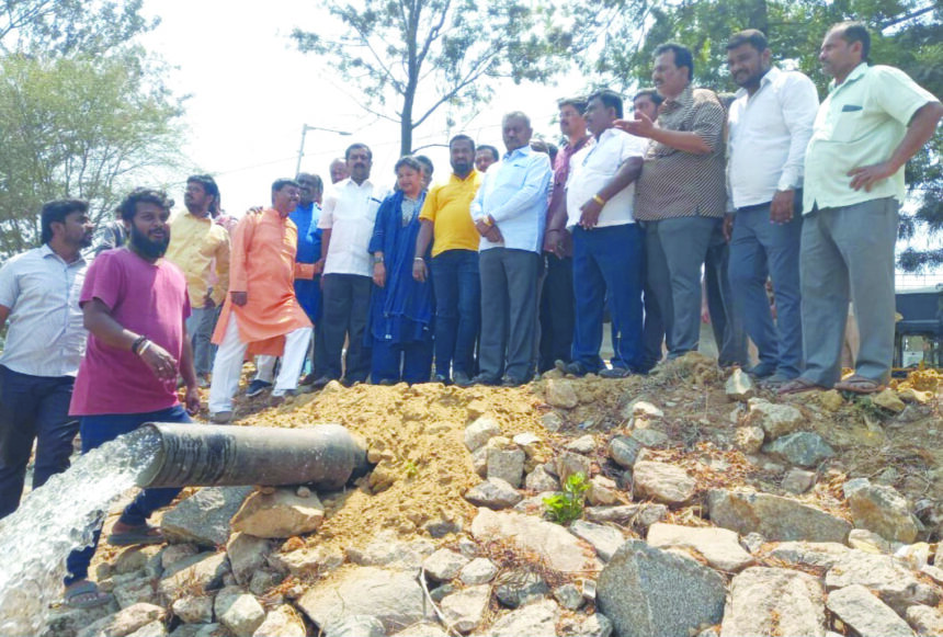 ಕೆರೆಗೆ ನೀರು ತುಂಬಿಸಿ ಅಂತರ್ಜಲ ವೃದ್ಧಿಗೆ ಸಹಕಾರಿಯಾಗುತ್ತದೆ: ಎಸ್‍ಟಿಎಸ್