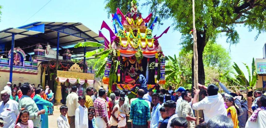 ಅರೆಹಳ್ಳಿಯಲ್ಲಿ ವಿಜೃಂಭಣೆಯ ಶ್ರೀ ಕಾಶಿ ವಿಶ್ವೇಶ್ವರಸ್ವಾಮಿ ಬ್ರಹ್ಮರಥೋತ್ಸವ