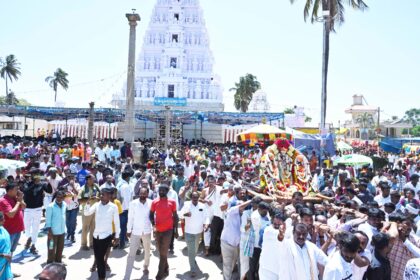 ಆಲಂಬಗಿರಿಯಲ್ಲಿ ವೈಭವದ ಶ್ರೀಲಕ್ಷಿ ್ಮೀವೆಂಕಟರಮಣಸ್ವಾಮಿ ಬ್ರಹ್ಮರಥೋತ್ಸವ