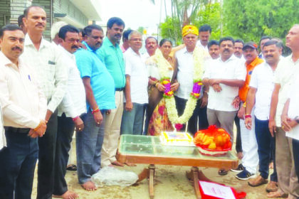 ಅಭಿಮಾನಿಗಳಿಂದ ಶಾಸಕ ಕೆ.ವೈ.ನಂಜೇಗೌಡ ದಂಪತಿಗಳಿಗೆ ಅಭಿನಂದನೆ