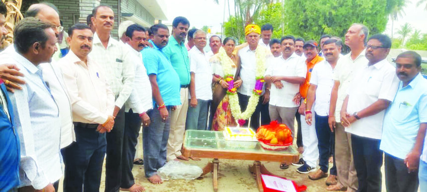 ಅಭಿಮಾನಿಗಳಿಂದ ಶಾಸಕ ಕೆ.ವೈ.ನಂಜೇಗೌಡ ದಂಪತಿಗಳಿಗೆ ಅಭಿನಂದನೆ