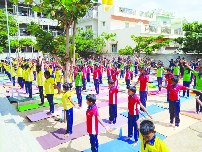 `ಯೋಗದಿಂದ ಸದೃಢ ದೇಹ ಮತ್ತು ಸದೃಢ ಮನಸ್ಸು ನಿರ್ಮಾಣ’