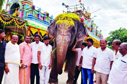 ದೊಡ್ಡಚೀಮನಹಳ್ಳಿ ಗ್ರಾಮದಲ್ಲಿ ಶ್ರೀ ಆಂಜನೇಯಸ್ವಾಮಿಗೆ ಕುಂಭಾಭಿಷೇಕ ಧಾರ್ಮಿಕ ಕಾರ್ಯಗಳಿಂದ ಗ್ರಾಮಗಳಲ್ಲಿ ಸೌಹಾರ್ಧತೆ ನೆಲೆಸಲಿದೆ: ಕೆ.ಎಚ್.ಮುನಿಯಪ್ಪ