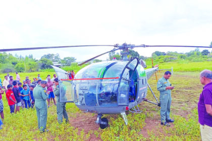 ತಾಂತ್ರಿಕ ದೋಷ: ಹೆಲಿಕಾಪ್ಟರ್ ತುರ್ತು ಭೂಸ್ಪರ್ಶ