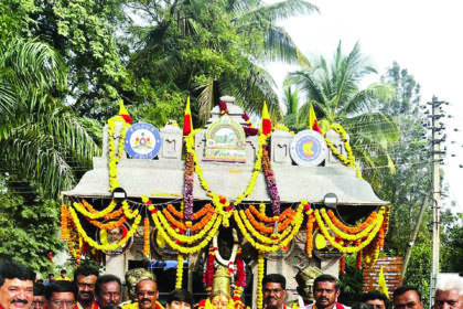 ದೊಡ್ಡಬಳ್ಳಾಪುರ ತಾಲ್ಲೂಕಿಗೆ ಆಗಮಿಸಿದ ಕನ್ನಡ ಜ್ಯೋತಿ ರಥಕ್ಕೆ ಅದ್ದೂರಿ ಸ್ವಾಗತ