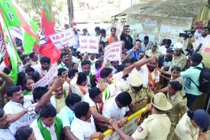 ಪಂಚಾಯಿತಿಗಳಲ್ಲಿ ಹೆಚ್ಚಾದ ಪಿಡಿಒಗಳ ಭ್ರಷ್ಟಾಚಾರ ಖಂಡಿಸಿ ಜೆಡಿಎಸ್-ಬಿಜೆಪಿ ಪ್ರತಿಭಟನೆ..! ಪ್ರಾಮಾಣಿಕ ಪಿಡಿಒ ಗಳ ವರ್ಗಾವಣೆ! ಶಾಸಕರ ವಿರುದ್ದ ಮೈತ್ರಿ ಪಕ್ಷ ಮುಖಂಡರು ಕಿಡಿ