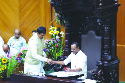 ಪರಸ್ಪರ ಶುಭಾಶಯ ಕೋರಿದ ಶಾಸಕರು..