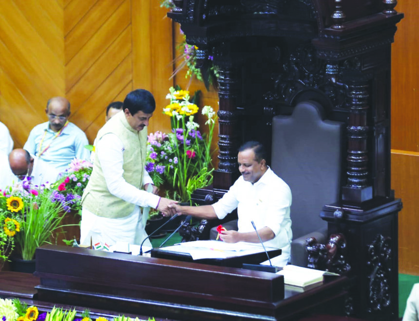 ಪರಸ್ಪರ ಶುಭಾಶಯ ಕೋರಿದ ಶಾಸಕರು..