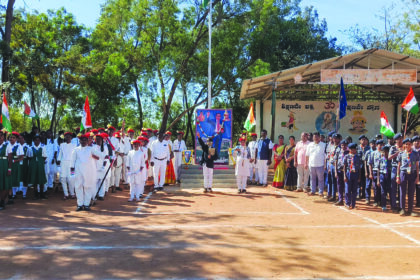 ಮಹಾತ್ಮ ಗಾಂಧಿ ಪ್ರೌಢಶಾಲೆಯಲ್ಲಿ ವಿಜೃಂಭಣೆಯಿಂದ ಗಣರಾಜ್ಯೋತ್ಸವ ಆಚರಣೆ