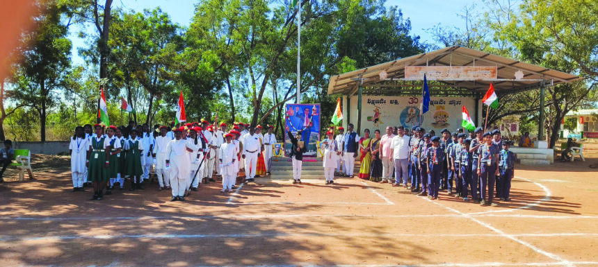 ಮಹಾತ್ಮ ಗಾಂಧಿ ಪ್ರೌಢಶಾಲೆಯಲ್ಲಿ ವಿಜೃಂಭಣೆಯಿಂದ ಗಣರಾಜ್ಯೋತ್ಸವ ಆಚರಣೆ