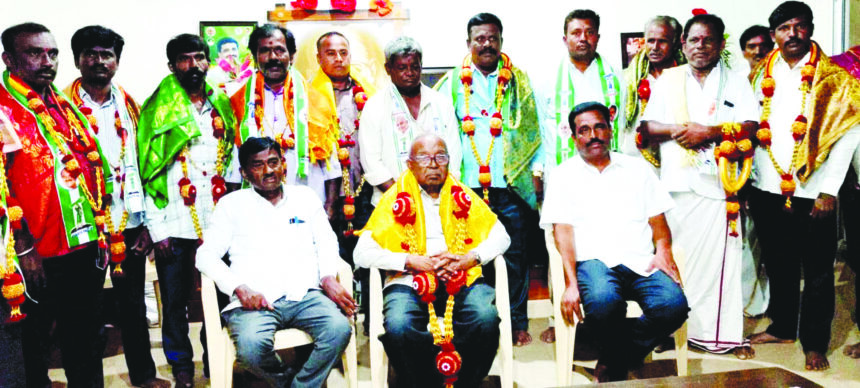 ಸಾದಲಿ ಗ್ರಾಮದ ಸ್ವಾಭಿಮಾನಿ ಮತದಾರರು ಜೆಡಿಎಸ್ ಪಕ್ಷದ ತತ್ವ ಸಿದ್ಧಾಂತಗಳನ್ನ ಒಪ್ಪಿ ಜೆಡಿಎಸ್ ಪಕ್ಷಕ್ಕೆ ಸೇರ್ಪಡೆ
