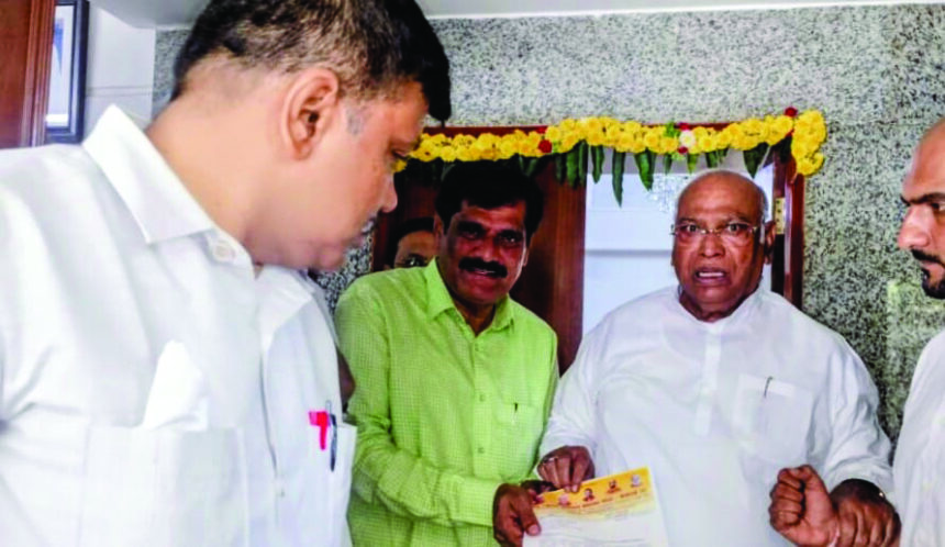 ʼಜಾತಿಗಣತಿಗೆ ಒಕ್ಕಲಿಗ, ಲಿಂಗಾಯತ ಸಮುದಾಯದ ವಿರೋಧ ಖರ್ಗೆಯವರೊಂದಿಗೆ ಚರ್ಚೆʼ