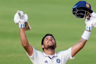 ಚೊಚ್ಚಲ ಶತಕದಲ್ಲೇ ಧೋನಿ, ಫಾರೂಕ್ ಸಾಲಿಗೆ ಸೇರಿದ ಧ್ರುವ್ ಜ್ಯುರೆಲ್!