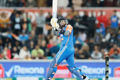 ಮಳೆಯಿಂದ ರದ್ದಾದ ಪಂದ್ಯದಲ್ಲಿ SKY `ಸಿಕ್ಸರ್’ಗಳ ಮೈಲಿಗಲ್ಲು!