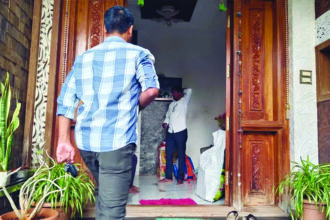 ಭ್ರಷ್ಟರು `ಲೋಕಾ’ ಬಲೆಗೆ ಅಕ್ರಮ ಆಸ್ತಿ ಗಳಿಕೆ ಆರೋಪ: ಬೆಂಗಳೂರು ಸೇರಿ ಕರ್ನಾಟಕದ ಹಲವೆಡೆ ದಾಳಿ, ಪರಿಶೀಲನೆ