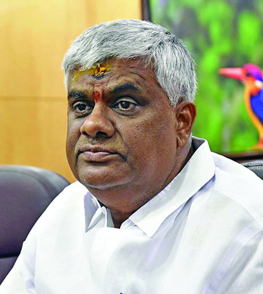 “ಹಾಸನಾಂಬೆ ದರ್ಶನ ಪಡೆದರುಎಚ್.ಡಿ.ರೇವಣ್ಣ”