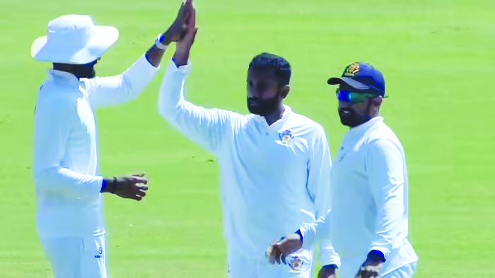 “ಶ್ರೇಯಸ್ ಗೋಪಾಲ್ ೮ ವಿಕೆಟ್ ಕಿತ್ತರೂ ಕರ್ನಾಟಕ ಎಡವಟ್ಟು”