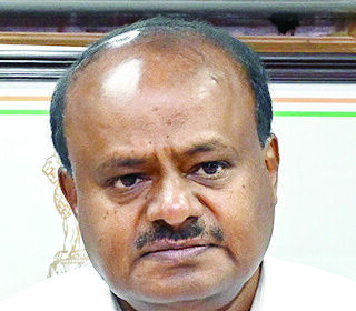 “ಬೆಳೆ ಹಾನಿಗೆ ಪರಿಹಾರ ನೀಡುವಂತೆ ಕೇಂದ್ರ ಸರ್ಕಾರಕ್ಕೆಎಚ್ಡಿಕೆ ಒತ್ತಡ”