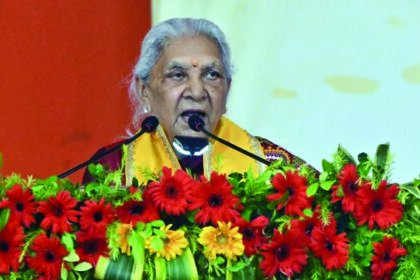“ಲಿವ್-ಇನ್ ಸಂಬAಧ ತಪ್ಪಿಸಿ ವಿದ್ಯಾರ್ಥಿನಿಯರಿಗೆ ಉ.ಪ್ರ. ರಾಜ್ಯಪಾಲೆ ಆನಂದಿಬೆನ್ ಎಚ್ಚರಿಕೆ”