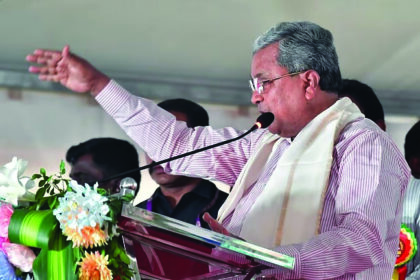 “ಬೆಳೆಗಾರರ ಹೆಸರಲ್ಲಿ ಕಬ್ಬಿನ  ಟ್ರ್ಯಾಕ್ಟರ್‌ಗಳಿಗೆ ಬೆಂಕಿ: ತನಿಖೆಗೆ ರಾಜ್ಯ ಸರ್ಕಾರ ಆದೇಶ”