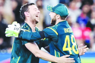 “ಮೆಲ್ಬರ್ನ್ನ ಬೌನ್ಸಿ ಪಿಚ್ನಲ್ಲಿ ಇಂಡಿಯಾದ ಜೋಶ್ ಉಡುಗಿಸಿದ ಹೇಜಲ್ವುಡ್” “ಮೆಲ್ಬರ್ನ್ನ ಬೌನ್ಸಿ ಪಿಚ್ನಲ್ಲಿ ಇಂಡಿಯಾದ ಜೋಶ್ ಉಡುಗಿಸಿದ ಹೇಜಲ್ವುಡ್”