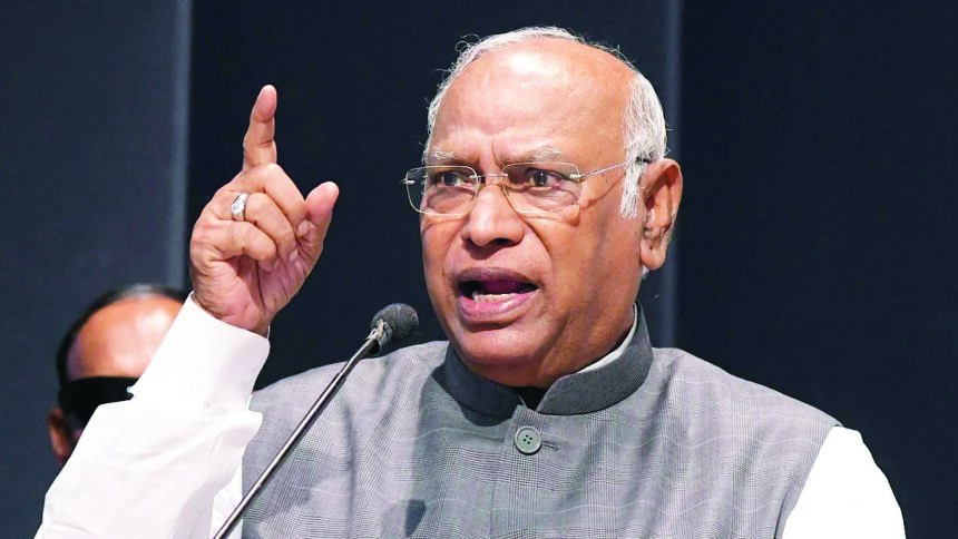 “ಕುತೂಹಲ ಮೂಡಿಸಿದ ಖರ್ಗೆ-ಸಿಎಂ ಭೇಟಿ”