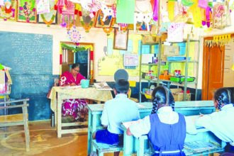 `ಸರಕಾರಿ ಶಾಲೆಯಲ್ಲಿ ನೂರರಿಂದ ಮೂರಕ್ಕೆ ಇಳಿದ ಮಕ್ಕಳ ಸಂಖ್ಯೆ’