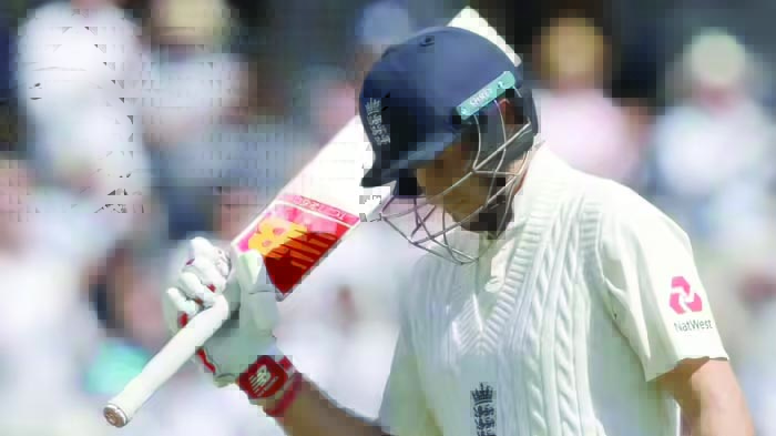 ಭಾರತದ ವಿರುದ್ಧ ಹೀರೋ, ಮಿಚೆಲ್ ಸ್ಟಾರ್ಕ್ ವಿರುದ್ಧ ಝೀರೋ;ಆಸ್ಟ್ರೇ ಲಿಯಾದಲ್ಲಿ ಮತ್ತೆ ಹಾದಿ ತಪ್ಪಿದ ಜೋ ರೂಟ್!