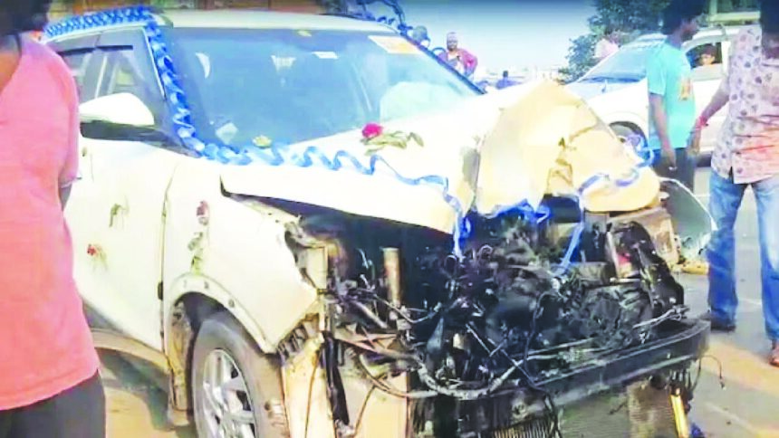 “ಕಾರಿನ ಟೈರ್ ಸ್ಫೋಟದಿಂದ ನಿಯಂತ್ರಣ ತಪ್ಪಿ ಜನರ ಮೇಲೆ ಹರಿದ ಕಾರು: ಮೂವರು ಸಾವು”