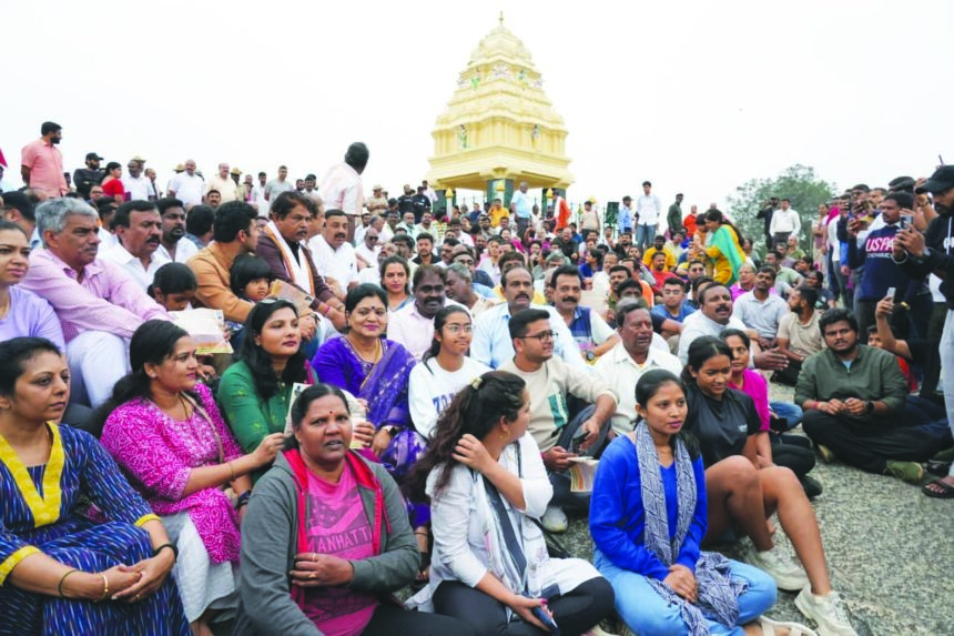 “ಟನಲ್ ನಿರ್ಮಾಣಕ್ಕೆ ವಿರೋಧ ಆರ್. ಅಶೋಕ್ ನೇತೃತ್ವದಲ್ಲಿ ಲಾಲ್‌ಬಾಗ್‌ನಲ್ಲಿ ಶಾಂತಿಯುತ ಪ್ರತಿಭಟನೆ”
