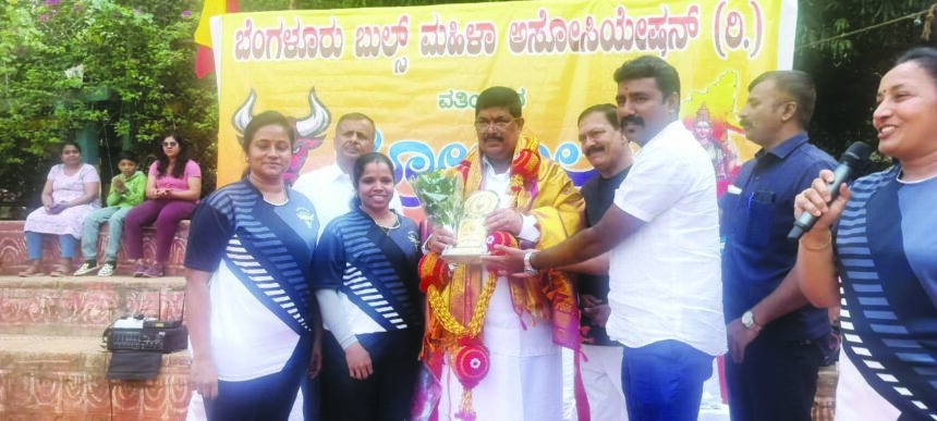 “ಮಹಿಳೆಯರ ಥ್ರೋ ಬಾಲ್ ಪಂದ್ಯಾವಳಿಗೆ ಶಾಸಕ ಕೆ.ಗೋಪಾಲಯ್ಯ ಚಾಲನೆ”