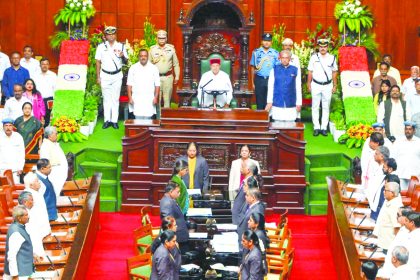 ರಾಜ್ಯಪಾಲರ ನಡೆಗೆ ತೀವ್ರ ವಿರೋಧ ಜಂಟಿ ಅಧಿವೇಶನದಲ್ಲಿ ಭಾಷಣ ಮಾಡದೆ ಹೊರ ನಡೆದ ಗೆಹ್ಲೋಟ್