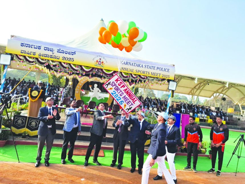 ಸಾರ್ವಜನಿಕರ ಕಷ್ಟಗಳಿಗೆ ಸ್ಪಂದಿಸಬೇಕು