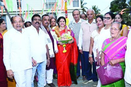 ಕನ್ನಡ ಯುವ ಜನ ಸಂಘದಲ್ಲಿ ಇಂದು ೭೭ನೇ ಗಣರಾಜ್ಯೋತ್ಸವದ ಆಚರಣೆ ಮಾಡಲಾಯಿತು ಈ ಸಂದರ್ಭದಲ್ಲಿ ರಾಧ ಕೇಶವ ಹೆಬ್ಬಾರ್ ಅವರು ಧ್ವಜರೋಹಣ ಮಾಡಿದ್ದರು ಕನ್ನಡ ಯುವ ಜನ ಸಂಘದ ಅಧ್ಯಕ್ಷರು ಜಗದೀಶ್ ರೆಡ್ಡಿ ಜಾಗೃತಿ ಟ್ರಸ್ಟ್ ಅಧ್ಯಕ್ಷರು ಬಿ. ನಾಗೇಶ ಹಾಗು ಸೋಮಲಿಂಗ ವಿಜಯ್ ರೆಡ್ಡಿ ವೆಂಕಟರಾಯಪ್ಪ ಇದ್ದರು.