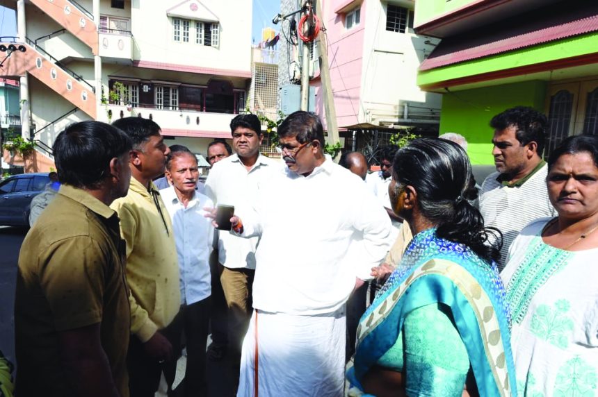 ಸ್ಥಳೀಯ ನಿವಾಸಿಗಳ ಸಮಸ್ಯೆ ಆಲಿಸಿ ಪರಿಹರಿಸಲು ಸೂಚನೆ