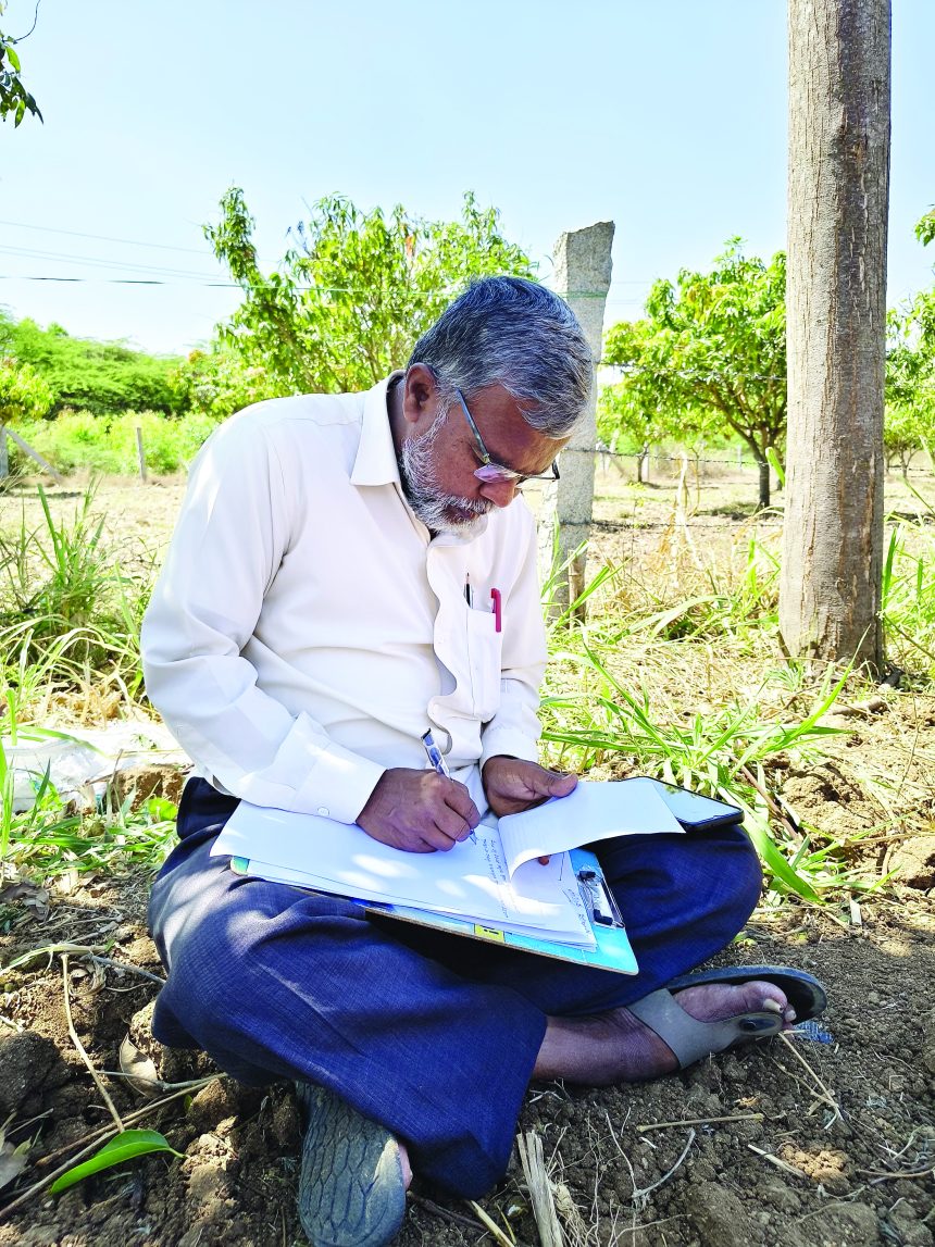 ಕರ್ತವ್ಯನಿಷ್ಠೆಯ ಪಥದಲ್ಲಿ ಮೂರು ದಶಕ ಕಂದಾಯ ಇಲಾಖೆಯ ಜನಸ್ನೇಹಿ ಭೂಮಾಪಕ ಮೌಲಾಖಾನ್