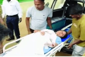 ಆಂಬ್ಯುಲೆನ್ಸ್ನಲ್ಲಿ ಬಂದು ಪರೀಕ್ಷೆಗೆ ಹಾಜರಾದ ಎಸ್ಸೆಸ್ಸೆಲ್ಸಿ ವಿದ್ಯಾರ್ಥಿನಿ