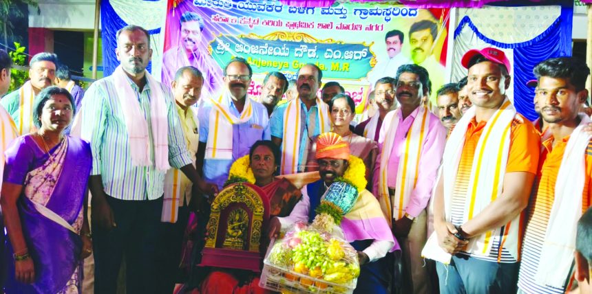 ಸರ್ಕಾರಿ ಶಾಲೆಗೆ ತಮ್ಮ ಮಕ್ಕಳನ್ನು ದಾಖಲಿಸಿ, ಸರ್ಕಾರಿ ಶಾಲೆ ಉಳಿಸಿ: ಶಶಿಕಲಾ