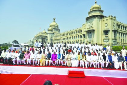 ಮುಖ್ಯಮಂತ್ರಿ ಸಿದ್ದರಾಮಯ್ಯ ಹಾಗೂ ಉಪಮುಖ್ಯಮಂತ್ರಿ ಡಿ.ಕೆ.ಶಿವಕುಮಾರ್