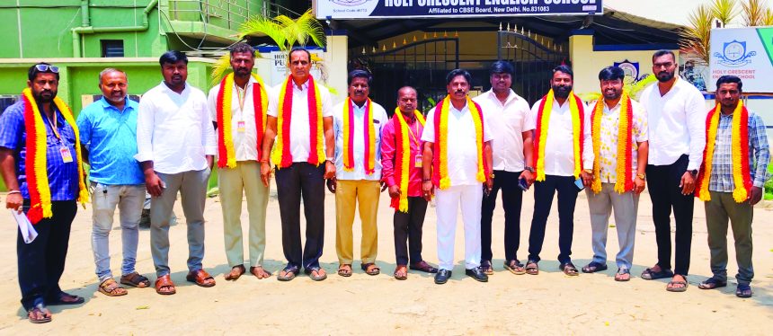 ಜಾಹೀರಾತು ಫಲಕಗಳಲ್ಲಿ ಕನ್ನಡ ಮಾಯ ಖಾಸಗಿ ಶಾಲೆಗಳಿಗೆ ಕನ್ನಡ ಪರ ಸಂಘಟನೆಗಳ ಎಚ್ಚರಿಕೆ