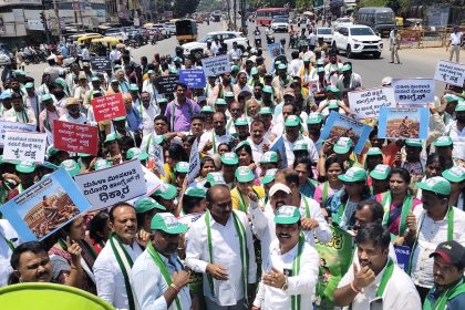 ವಿಧೇಯಕಕ್ಕೆ ಸೋಲು: ಇಂಡಿಯಾ ಒಕ್ಕೂಟದ ವಿರುದ್ಧ ಜೆಡಿಎಸ್ ಪ್ರತಿಭಟನೆ