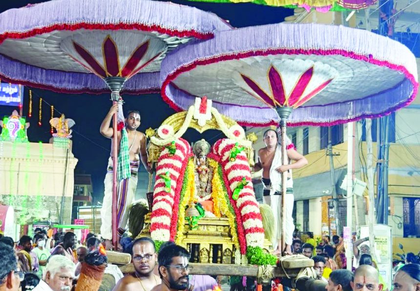 ಮೇಲುಕೋಟೆಯಲ್ಲಿ ವೈಭವದ ಚಂದ್ರಪ್ರಭಾ ವಾಹನೋತ್ಸವ