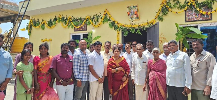 ದೇವಾಲಯದಲ್ಲಿ ಯಾಗ ಶಾಲಾ ಕೊಠಡಿ  ಉದ್ಘಾಟನೆ  ಮಡಿವಾಳ ಗ್ರಾಮದಲ್ಲಿ ಯಾಗ ಶಾಲೆ ಉದ್ಘಾಟಿಸಿದ ಶಾಸಕಿ ಎಂ ರೂಪಕಲಾ