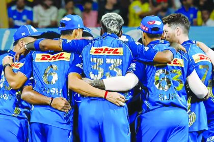 ಪ್ಲೇ ಆಫ್ ರೇಸ್‌ನಲ್ಲಿ ಉಳಿಯಲು ಮುಂಬೈ  ಇಂಡಿಯನ್ಸ್ ಮಾಡು-ಮಡಿ ಸರ್ಕಸ್