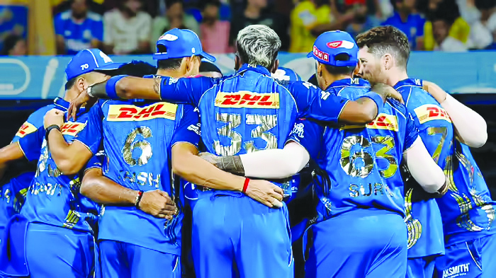 ಪ್ಲೇ ಆಫ್ ರೇಸ್‌ನಲ್ಲಿ ಉಳಿಯಲು ಮುಂಬೈ  ಇಂಡಿಯನ್ಸ್ ಮಾಡು-ಮಡಿ ಸರ್ಕಸ್