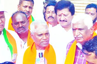 ಬಿಸಿಲಿನ ಝಳದಲ್ಲೂ ಪ್ರಚಾರ ದಿನದಿಂದ ದಿನಕ್ಕೆ ಕಾವೇರುತ್ತಿದೆ ಉಪಚುನಾವಣೆ ಪ್ರಚಾರ