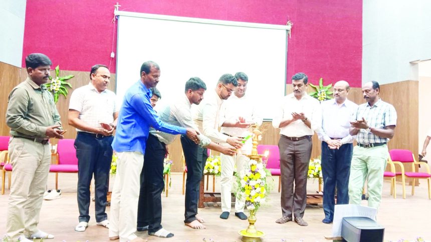 ರಾಷ್ಟ್ರೀಯ ಪಂಚಾಯತ್ ರಾಜ್ ದಿನಾಚರಣೆ, ಉತ್ತಮ ಸಾಧನೆ ತೋರಿದ ಗ್ರಾಮ ಪಂಚಾಯ್ತಿಗಳ ಅಧಿಕಾರಿ ಸಿಬ್ಬಂದಿಗೆ ಸನ್ಮಾನ